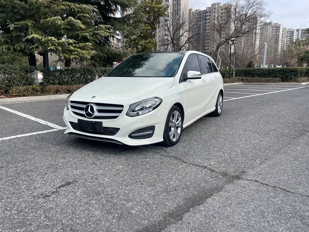Mercedes-Benz B-Class 2017 — фото 1