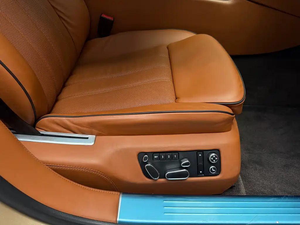 Bentley Flying Spur 2012 — фото 34