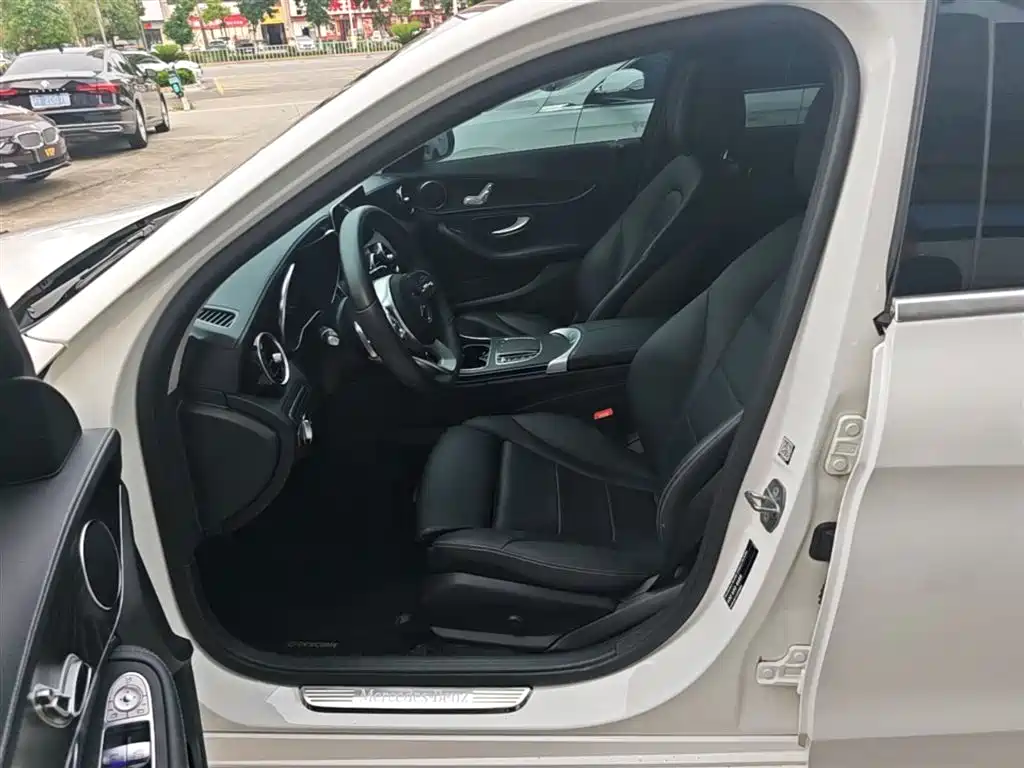 Mercedes-Benz C-Class 2020 — фото 15