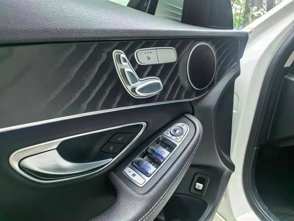 Mercedes-Benz C-Class 2020 — фото 19