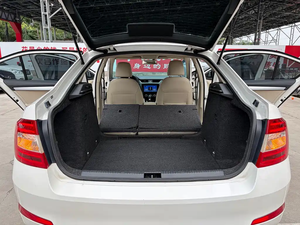 Skoda Octavia 2015 — фото 14