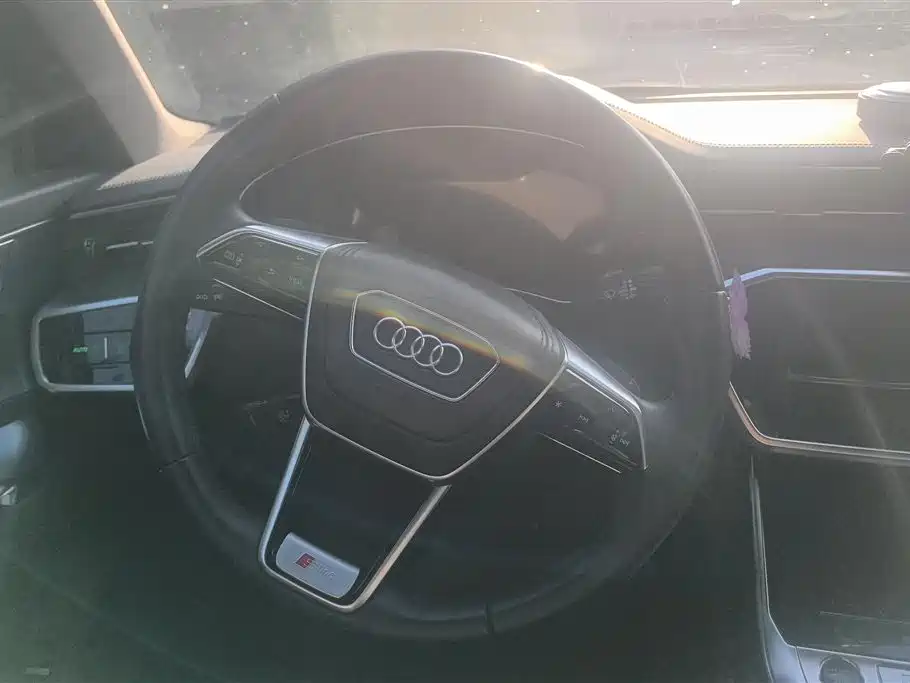 Audi A6L 2023 — фото 15