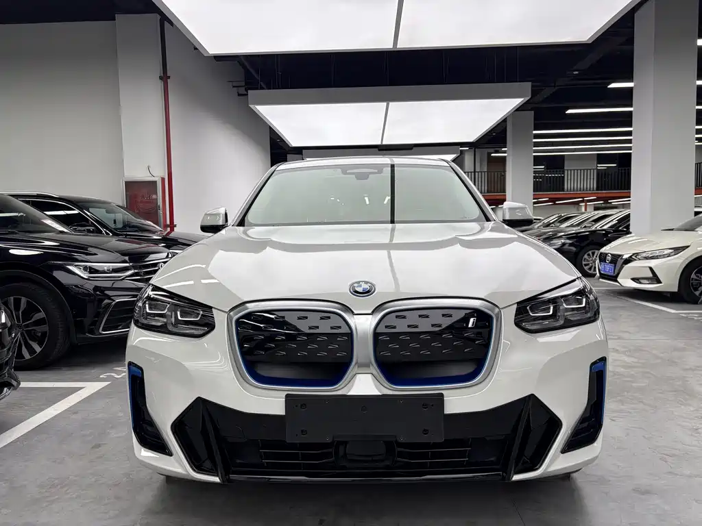 BMW iX3 2021 — фото 2