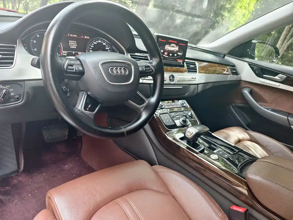 Audi A8 2017 — фото 8