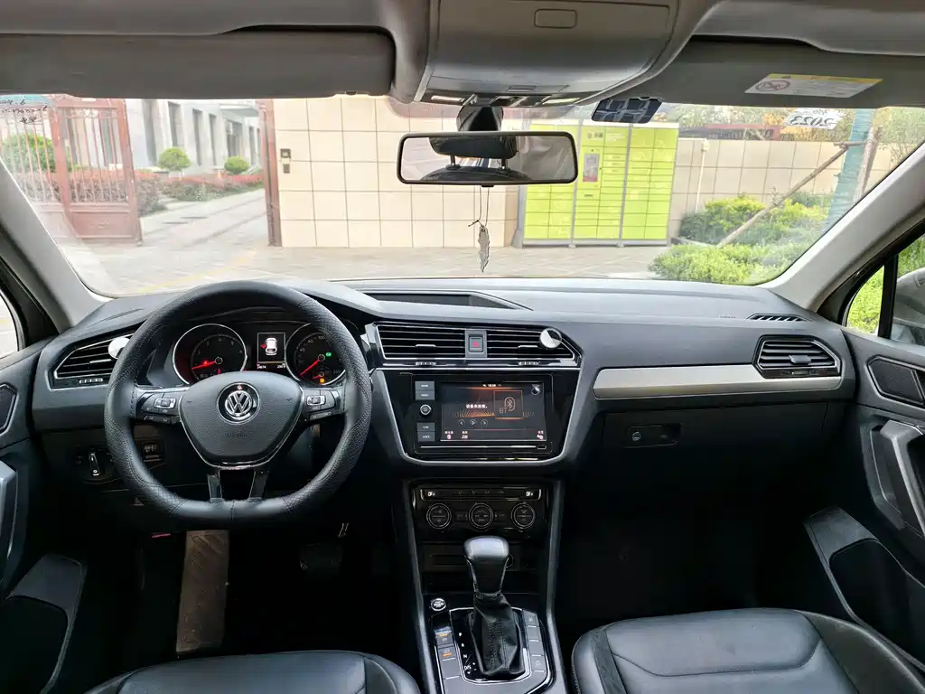 Volkswagen Tiguan L 2019 — фото 9