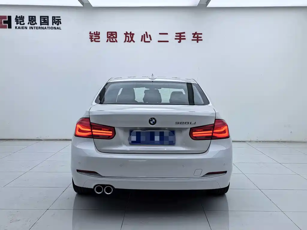 BMW 3 Series 2019 — фото 13