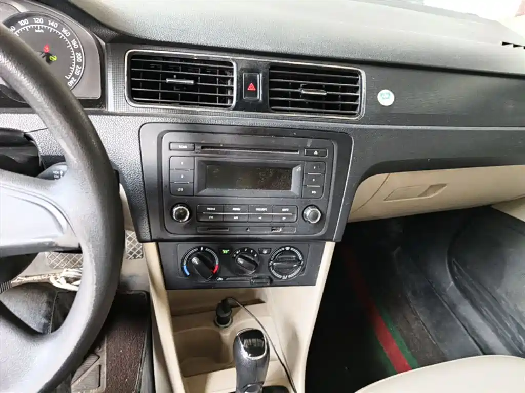 Skoda Rapid 2014 — фото 13