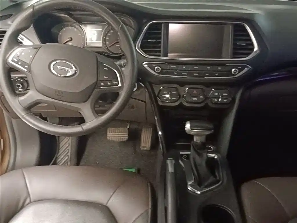 GAC Motor Trumpchi GS4 2015 — фото 10