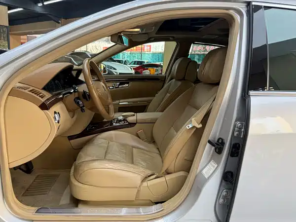 Mercedes-Benz S-Class 2010