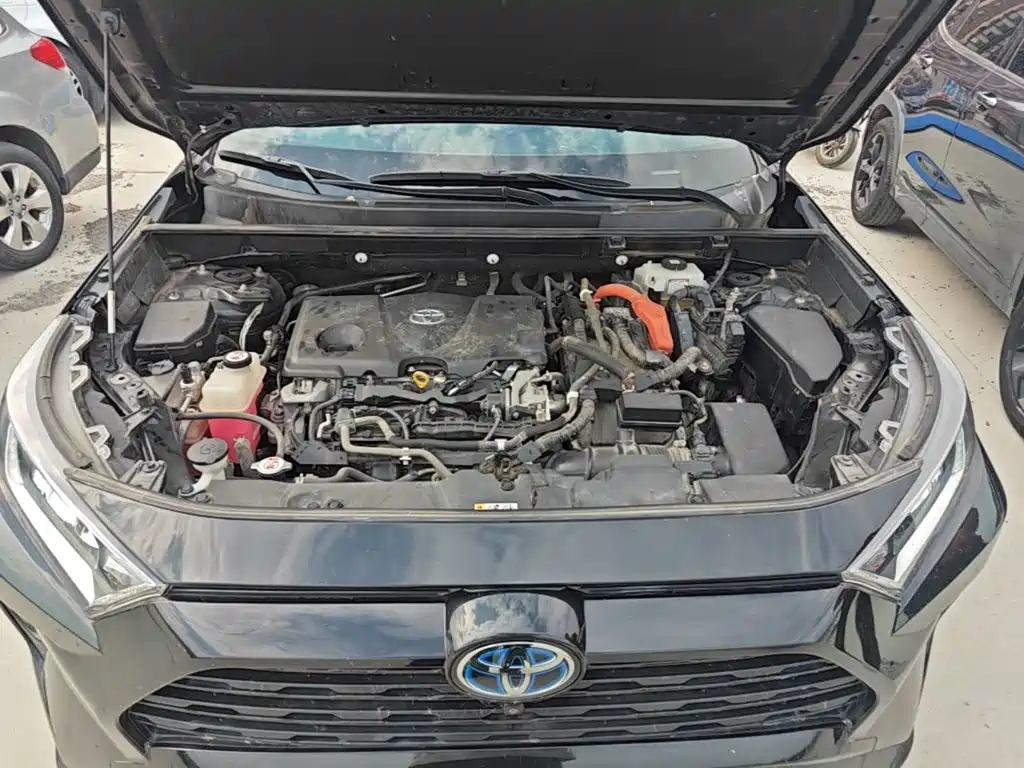 Toyota RAV4 2021 — фото 16
