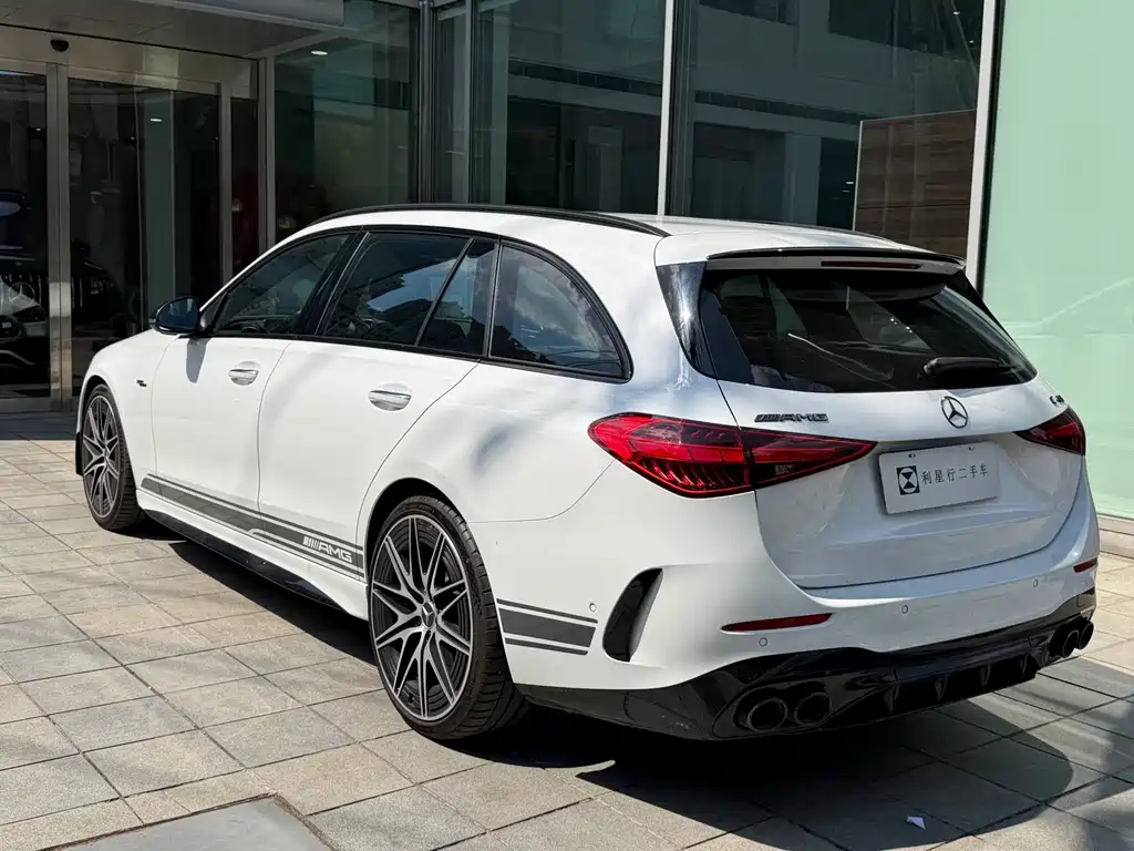 Mercedes-Benz C-Class AMG 2025 — фото 14