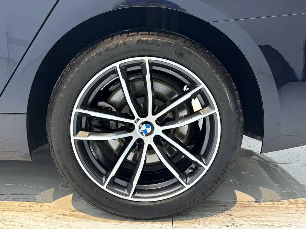 BMW 5 Series 2023 — фото 19