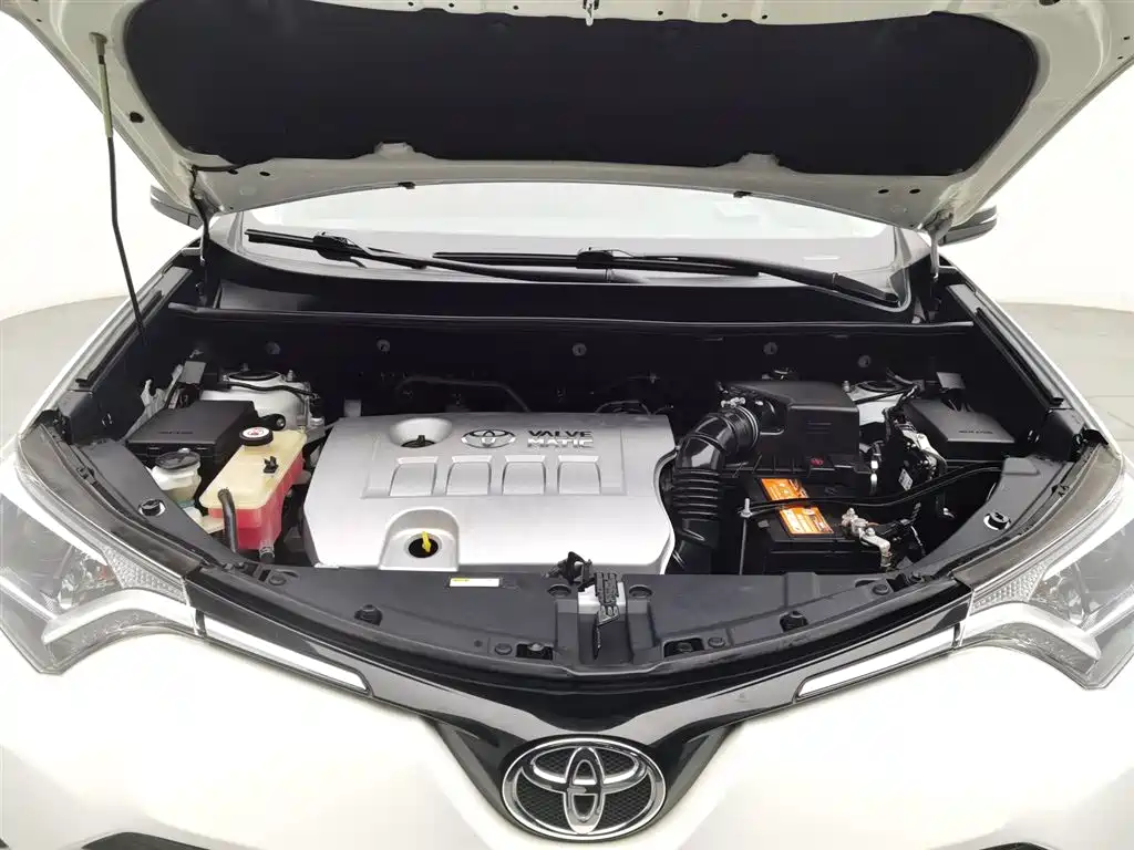 Toyota RAV4 2019 — фото 6