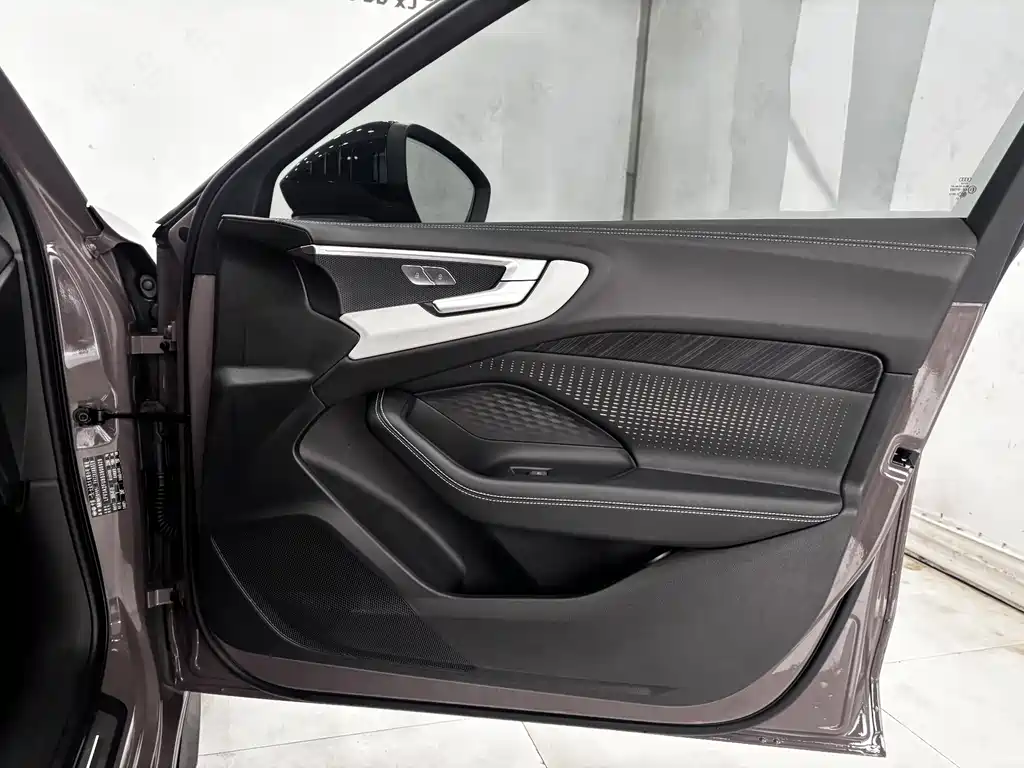 Audi A5L 2025 — фото 24
