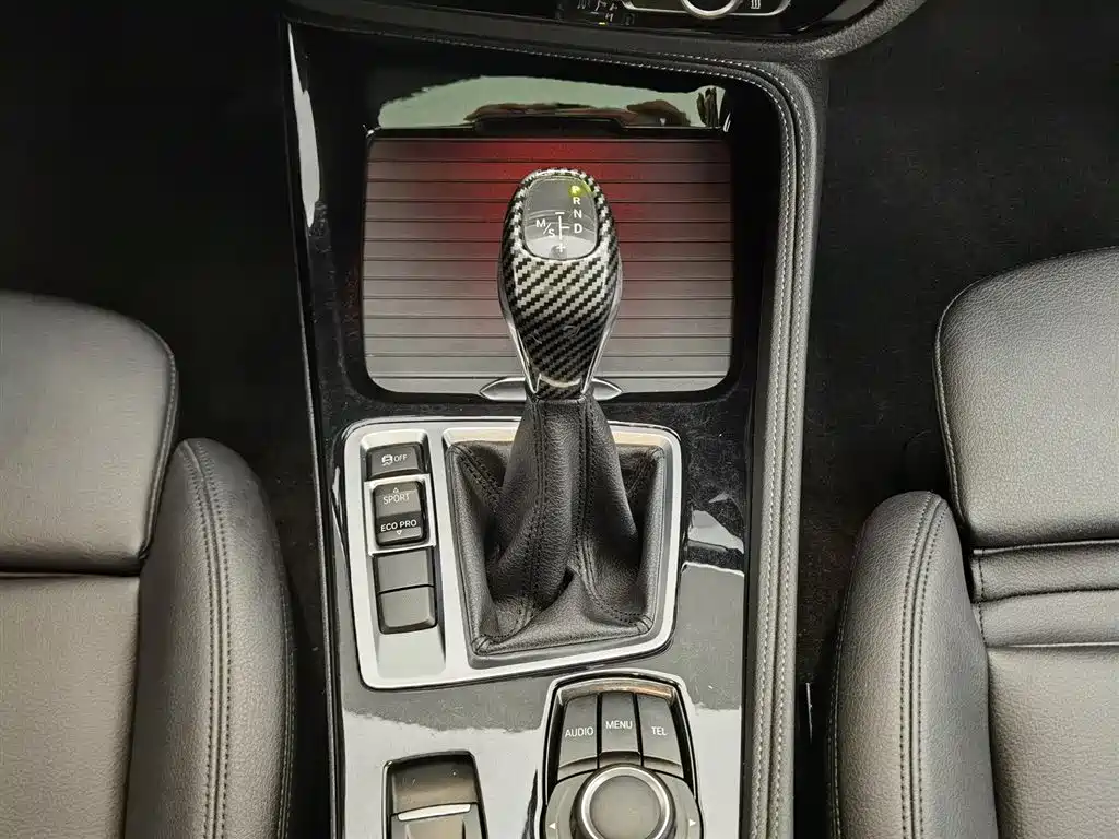 BMW 1 Series 2017 — фото 13