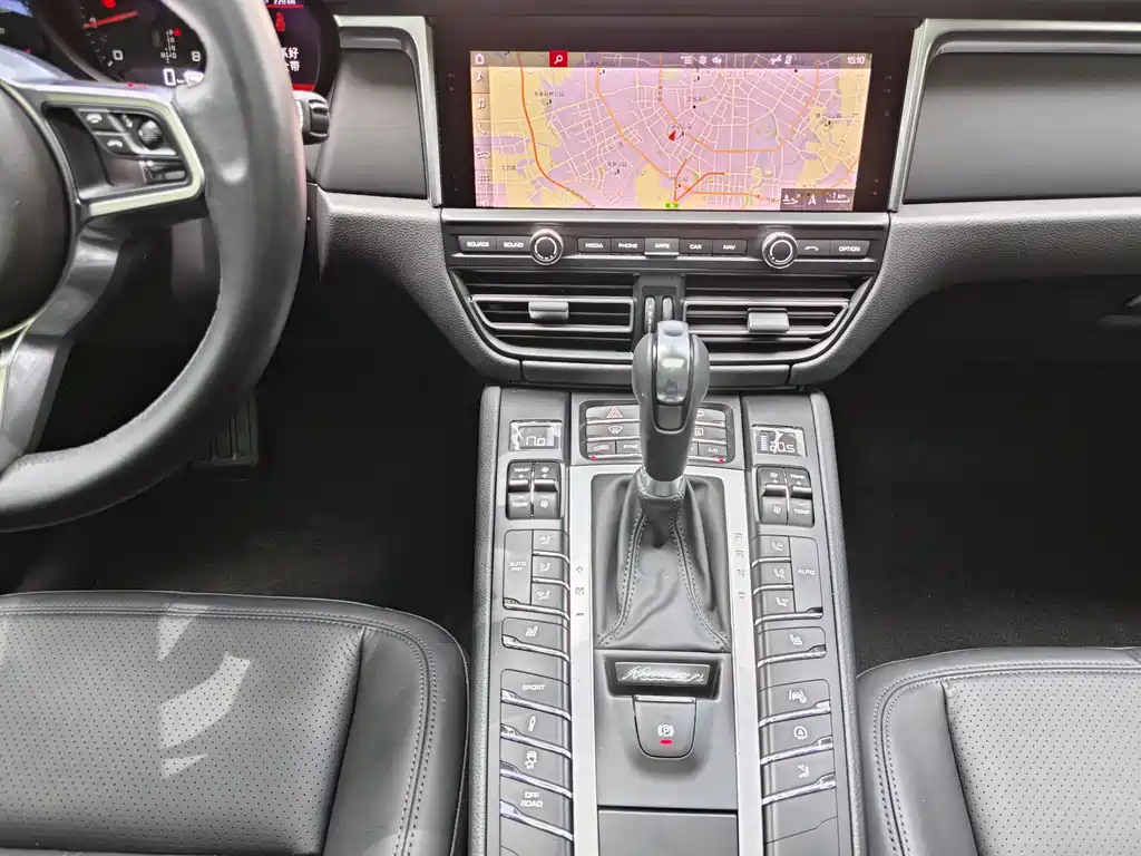 Porsche Macan 2021 — фото 18