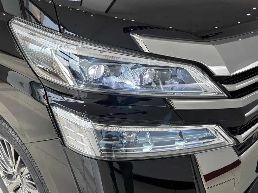 Toyota Vellfire 2021 — фото 19