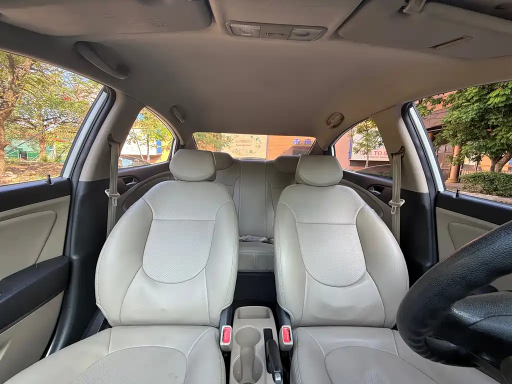 Hyundai Verna 2015 — фото 10