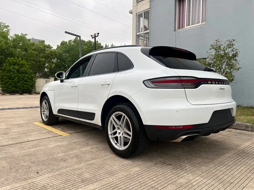 Porsche Macan 2019 — фото 29