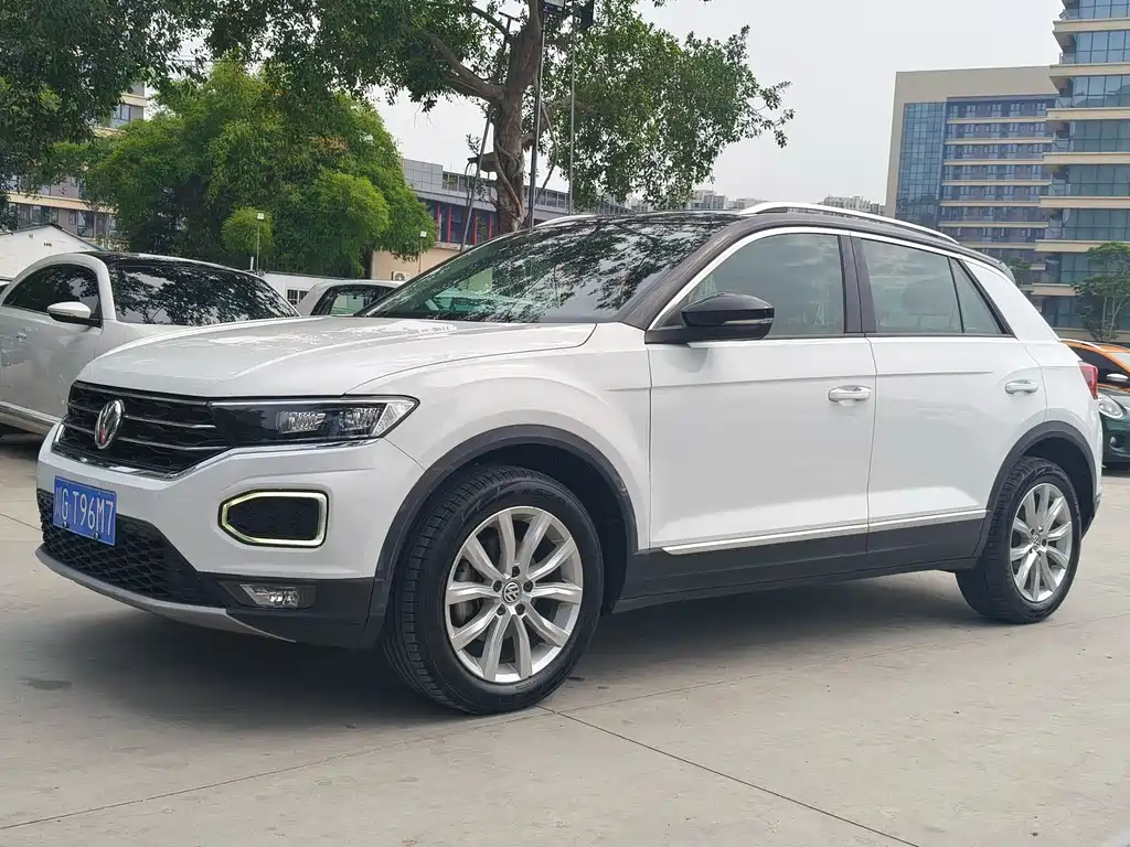 Volkswagen T-Roc 2018 — фото 1