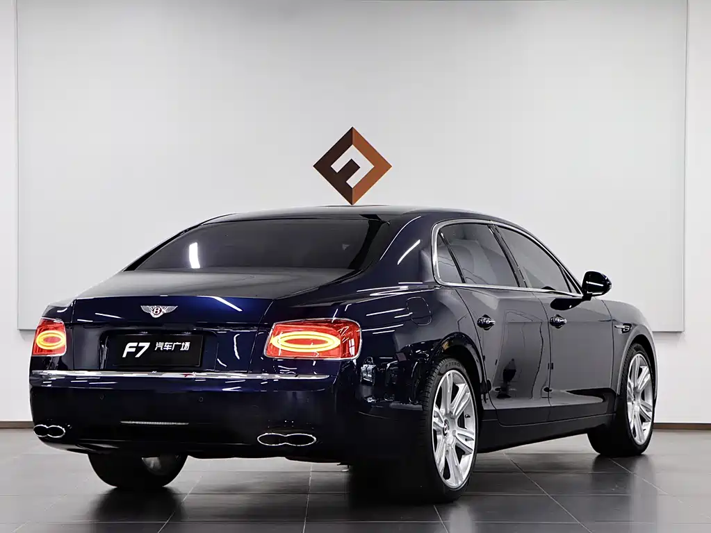 Bentley Flying Spur 2019 — фото 6