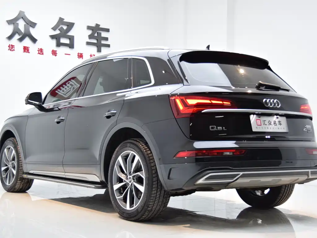 Audi Q5L 2023 — фото 23