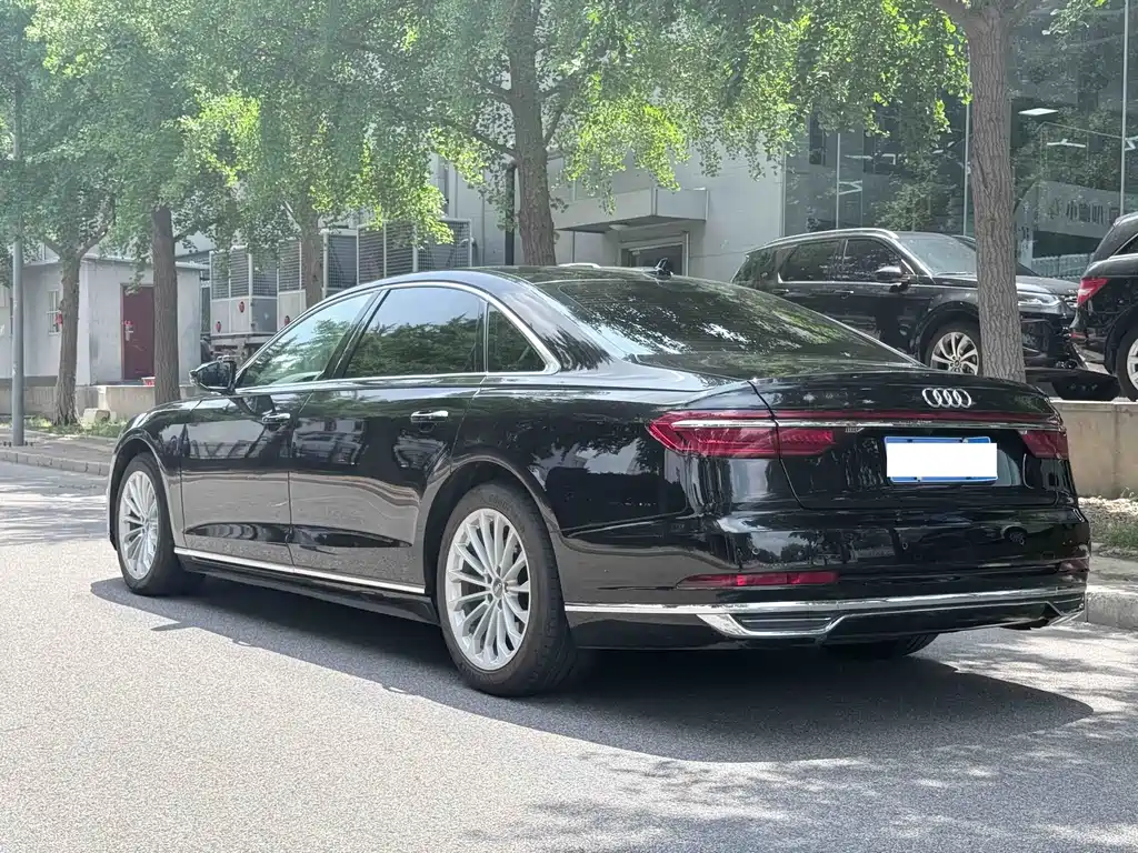 Audi A8 2019 — фото 21