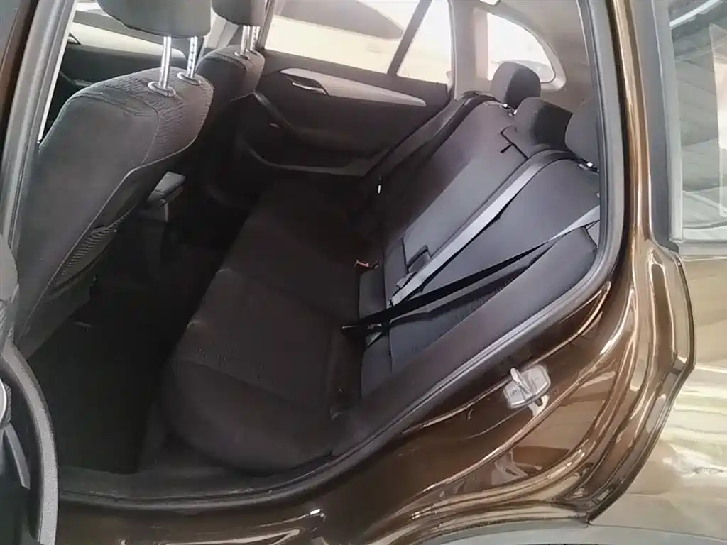 BMW X1 2014 — фото 17