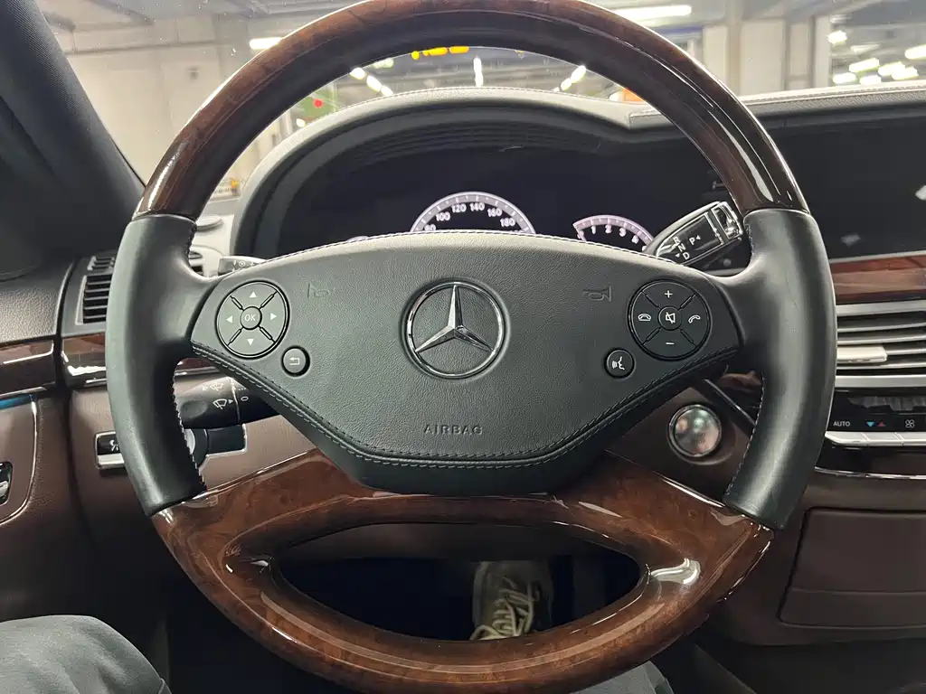 Mercedes-Benz S-Class 2011 — фото 16