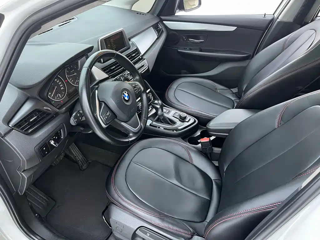 BMW 2 Series Active Tourer 2016 — фото 13