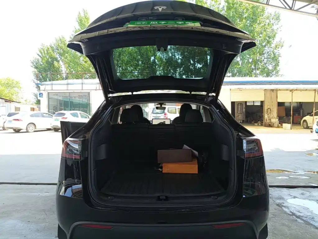 Tesla Model Y 2023 — фото 19