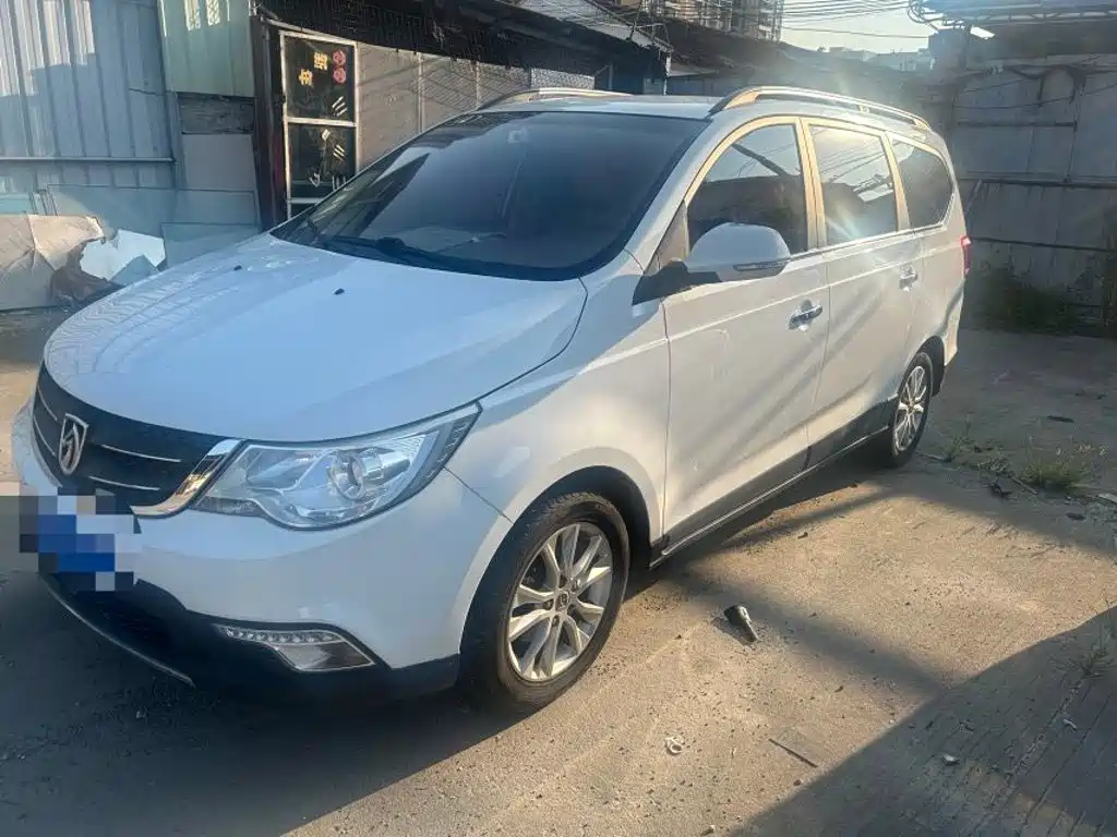 Baojun 730 2015
