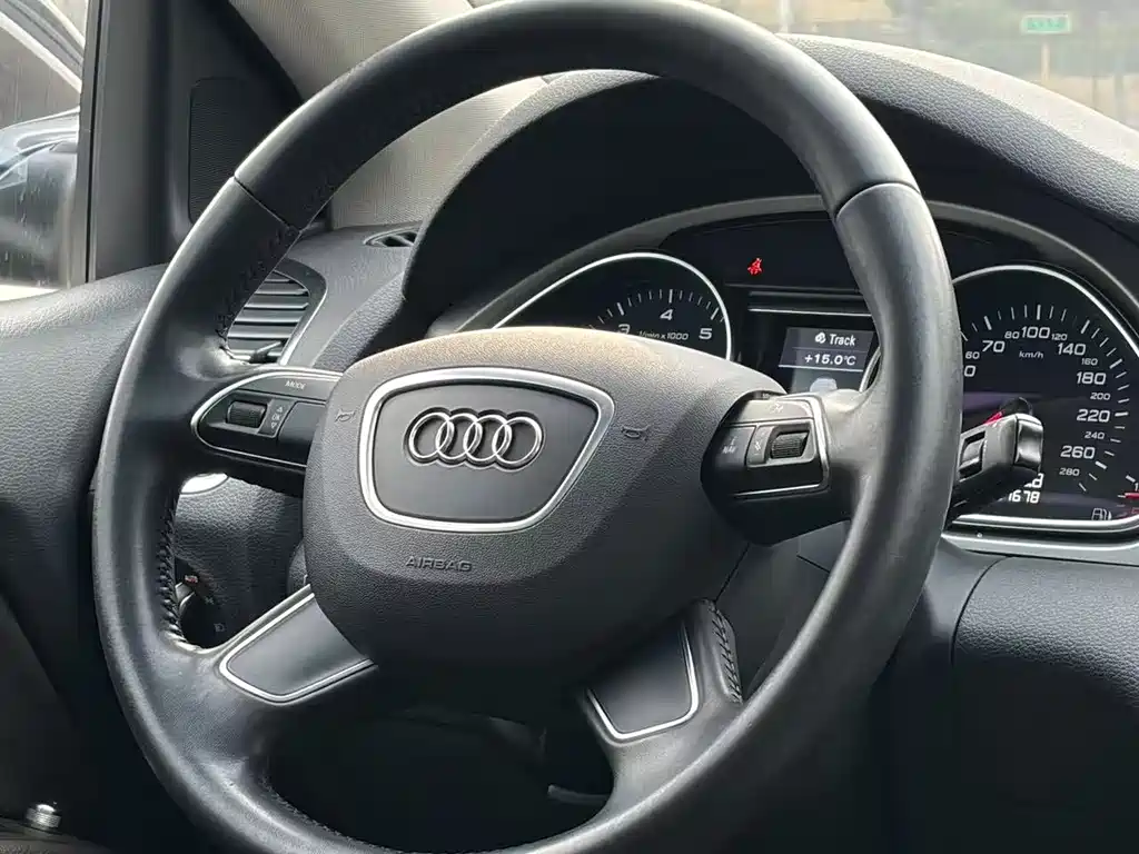 Audi Q7 2015 — фото 9