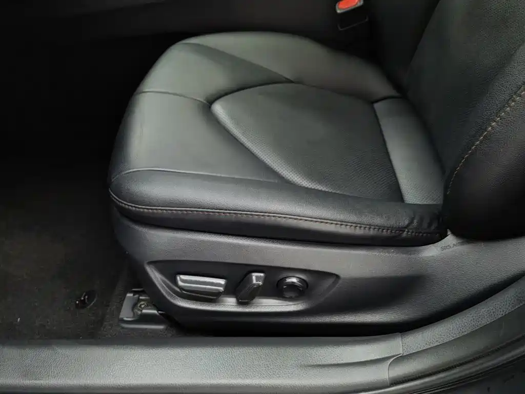 Toyota Camry 2021 — фото 20
