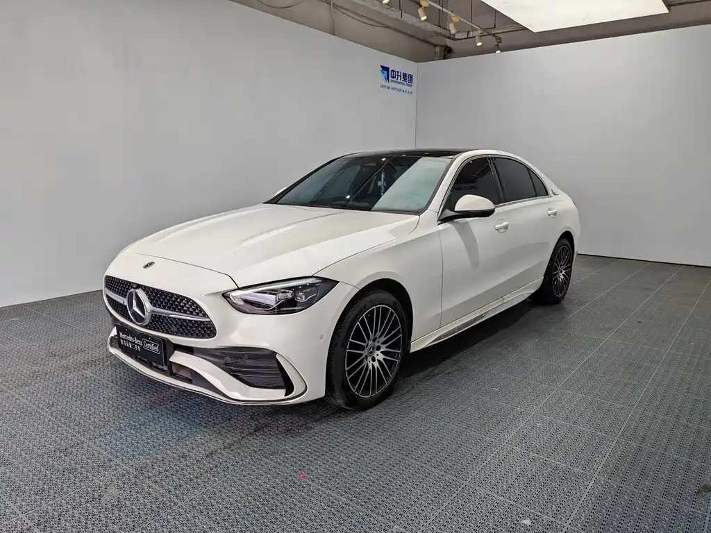 Mercedes-Benz C-Class 2024 — фото 1