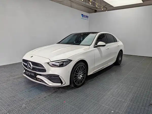 Mercedes-Benz C-Class 2024
