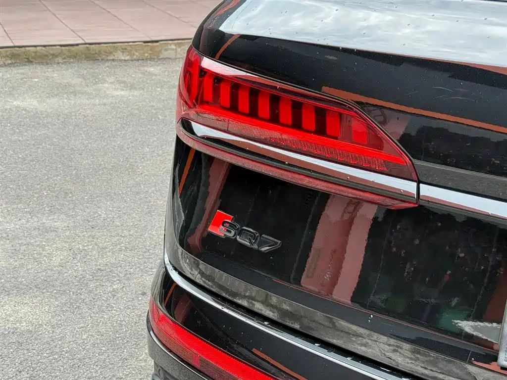 Audi SQ7 2024 — фото 29