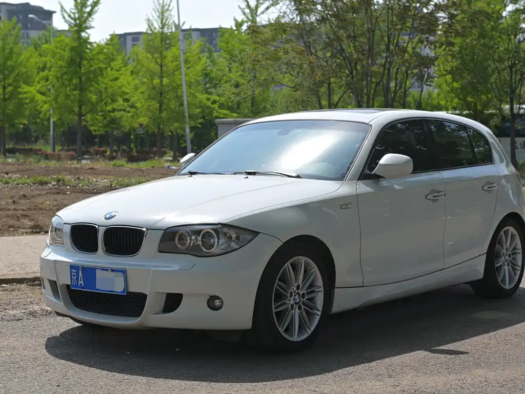 BMW 1 Series 2010 — фото 1