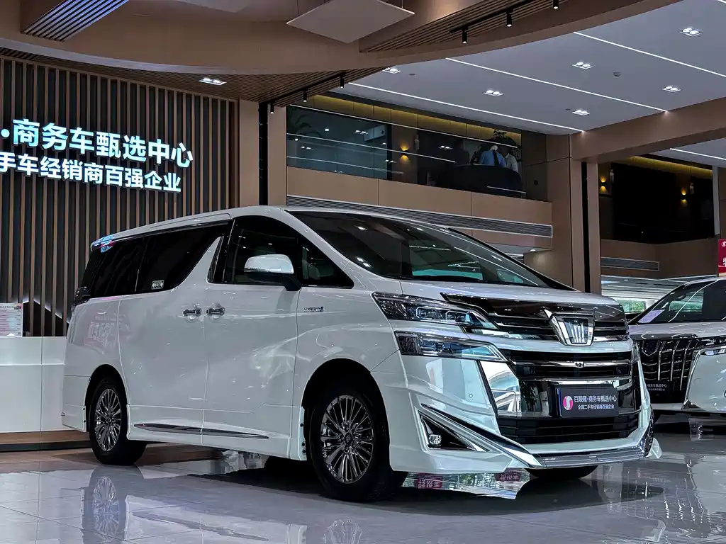 Toyota Vellfire 2022 — фото 3