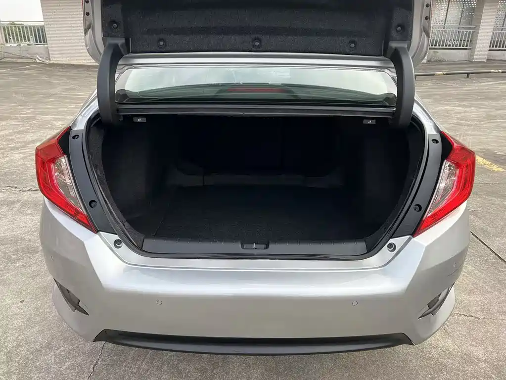 Honda Civic 2019 — фото 15