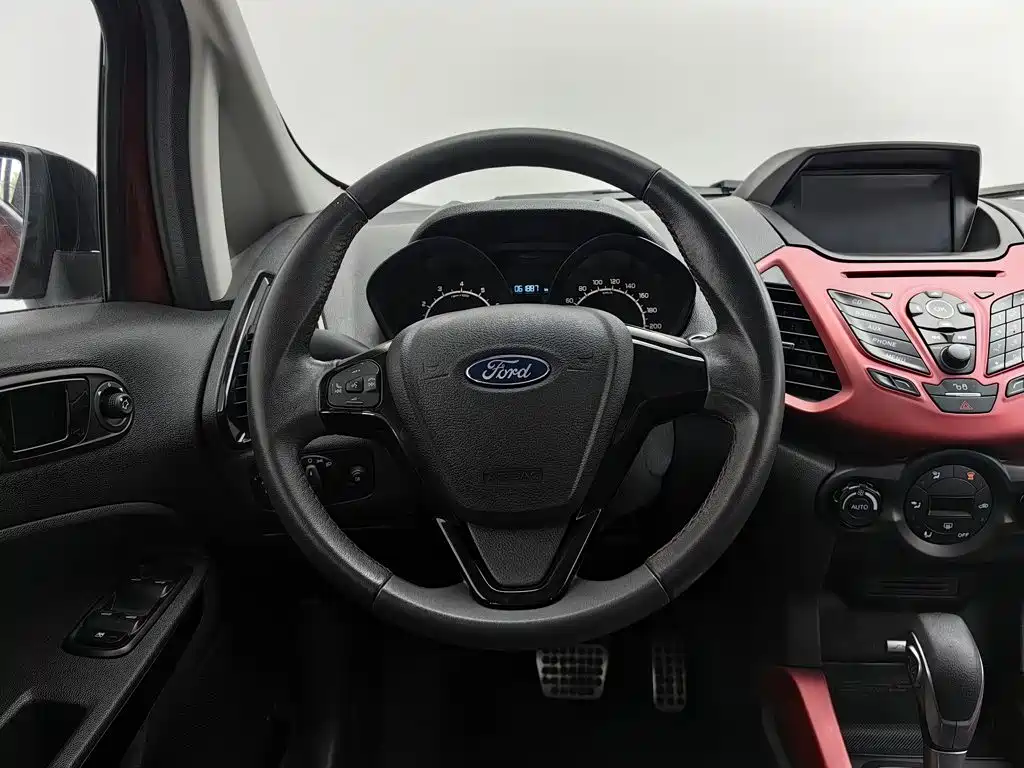 Ford EcoSport 2016 — фото 11