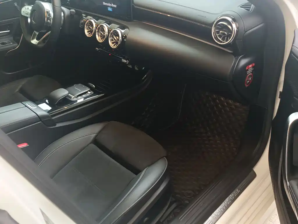 Mercedes-Benz A-Class 2020 — фото 11