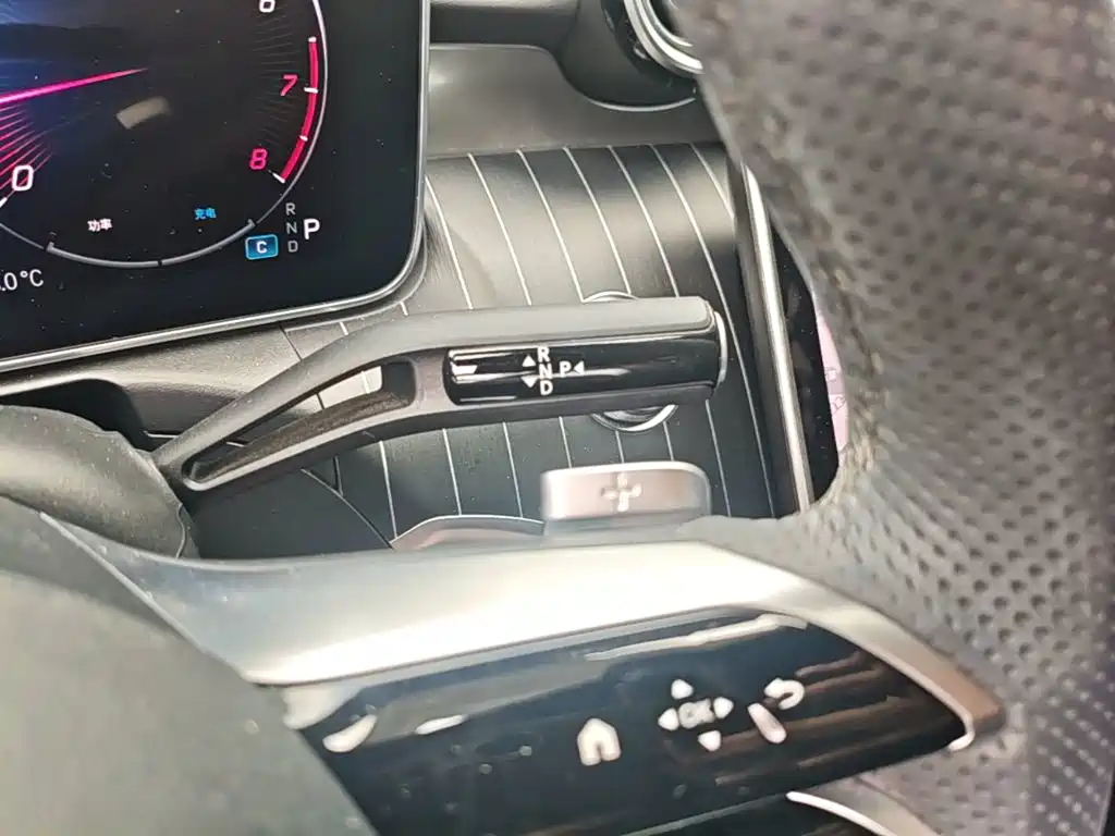 Mercedes-Benz C-Class 2024 — фото 14