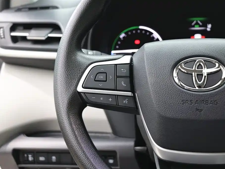 Toyota Granvia 2024 — фото 15