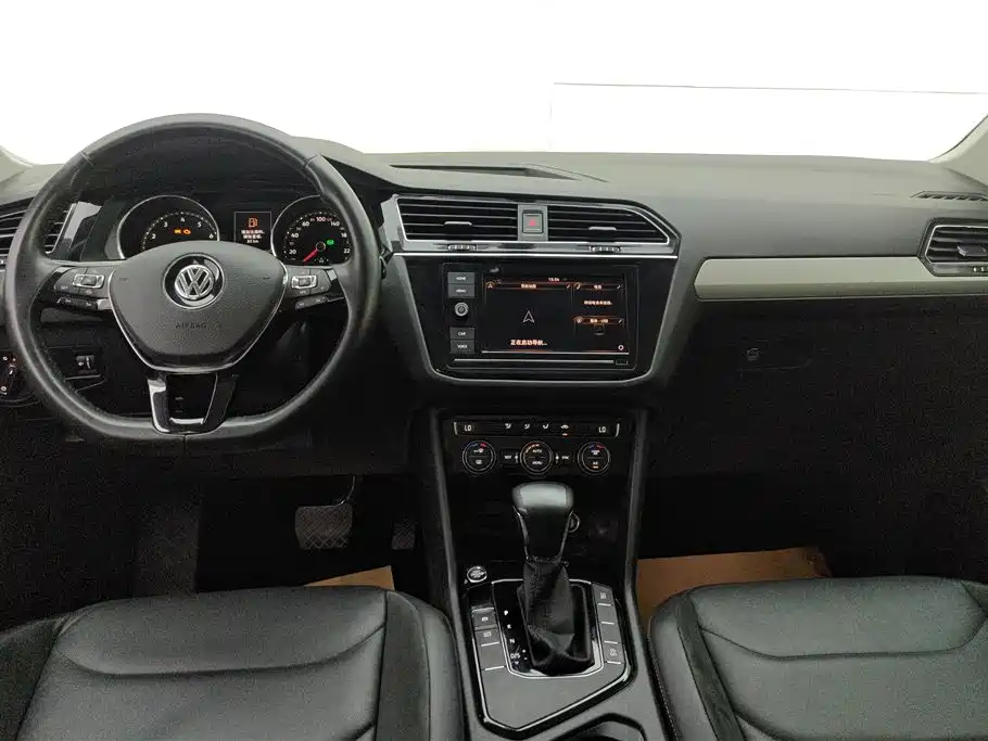 Volkswagen Tiguan L 2018 — фото 12