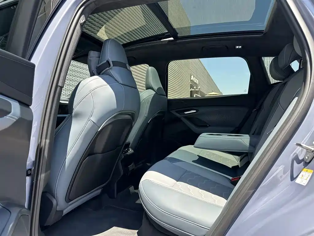 Audi Q6L e-tron 2025 — фото 17