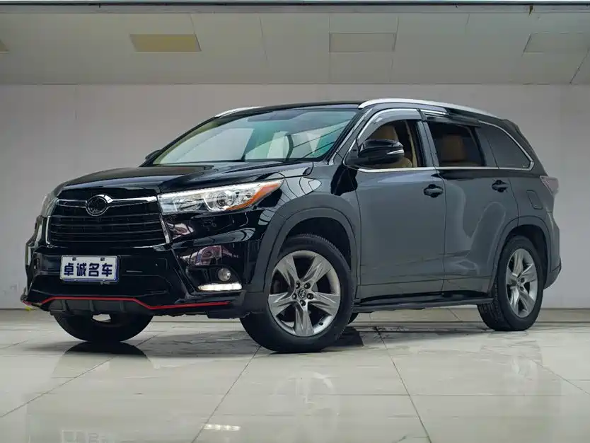 Toyota Highlander 2018 — фото 1