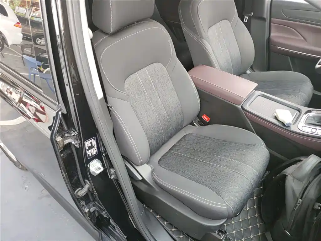 GAC Motor Trumpchi M6 2023 — фото 25