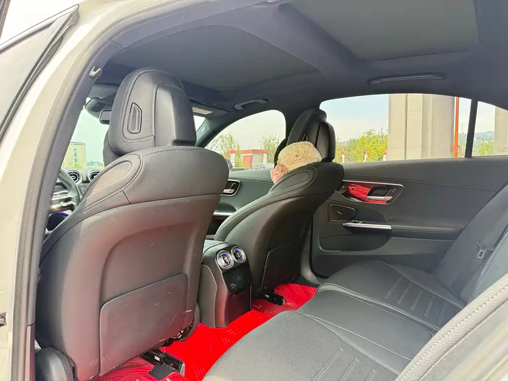 Mercedes-Benz C-Class 2023 — фото 5