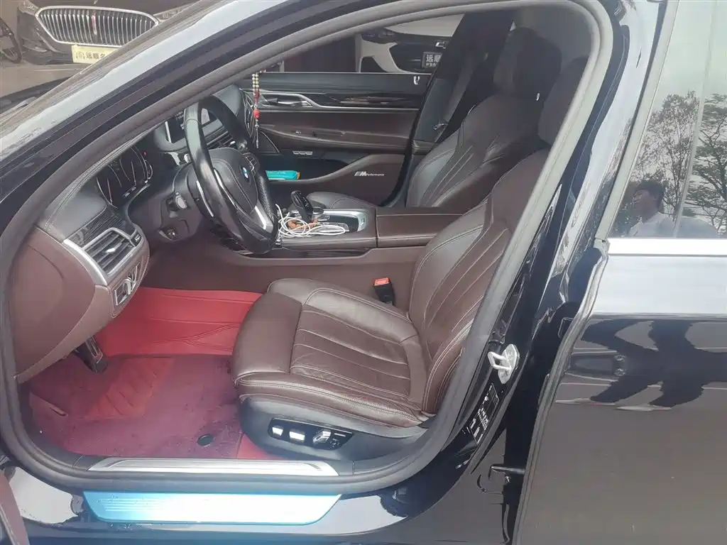 BMW 7 Series 2018 — фото 15